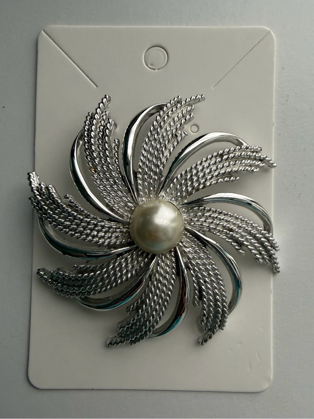 Vintage Sarah Coventry Silvery Sunburst Brooch